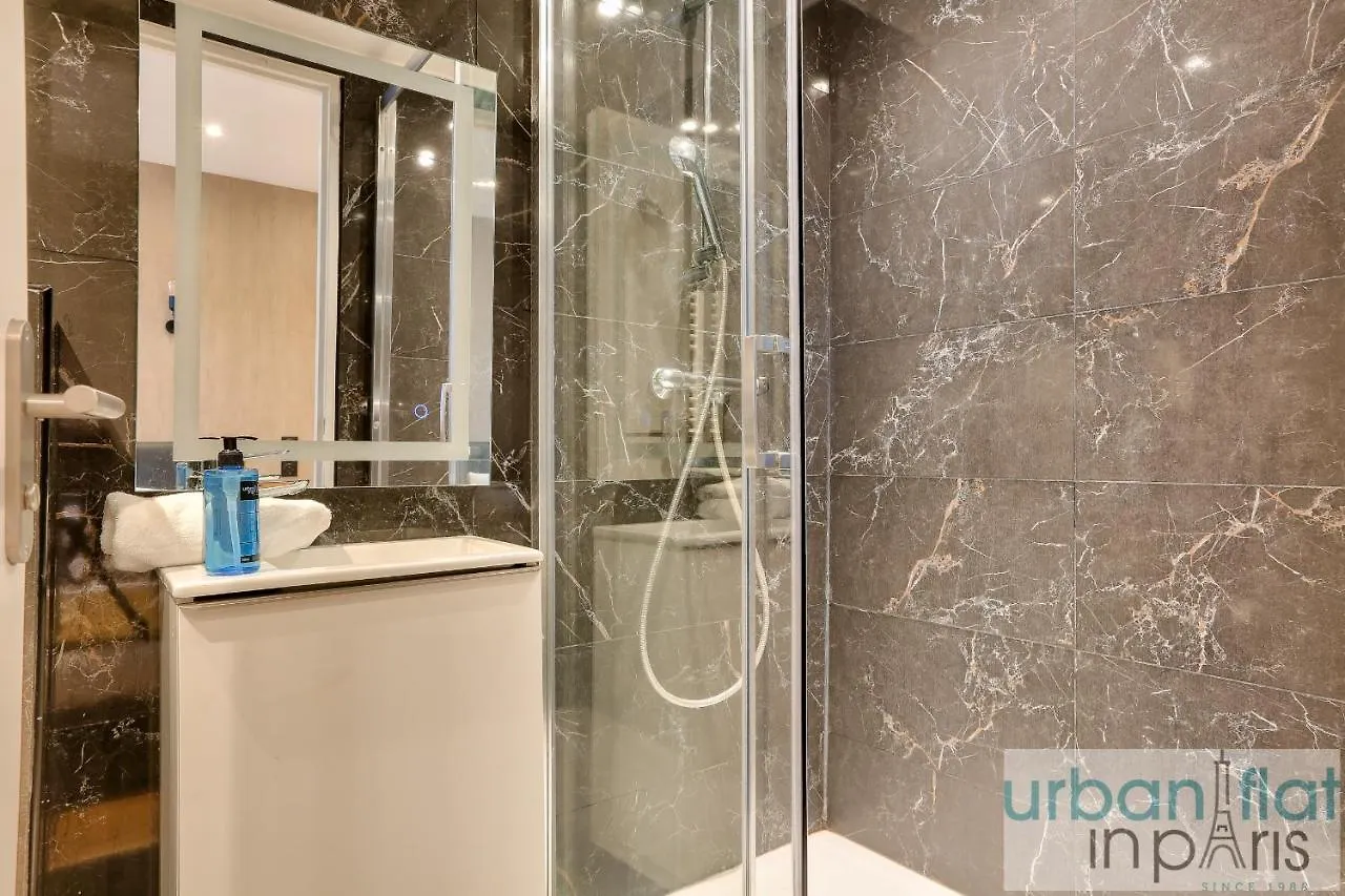 Apartment Urban Flat 128 - Art Rock 4bdr Flat Near Champs-elysees