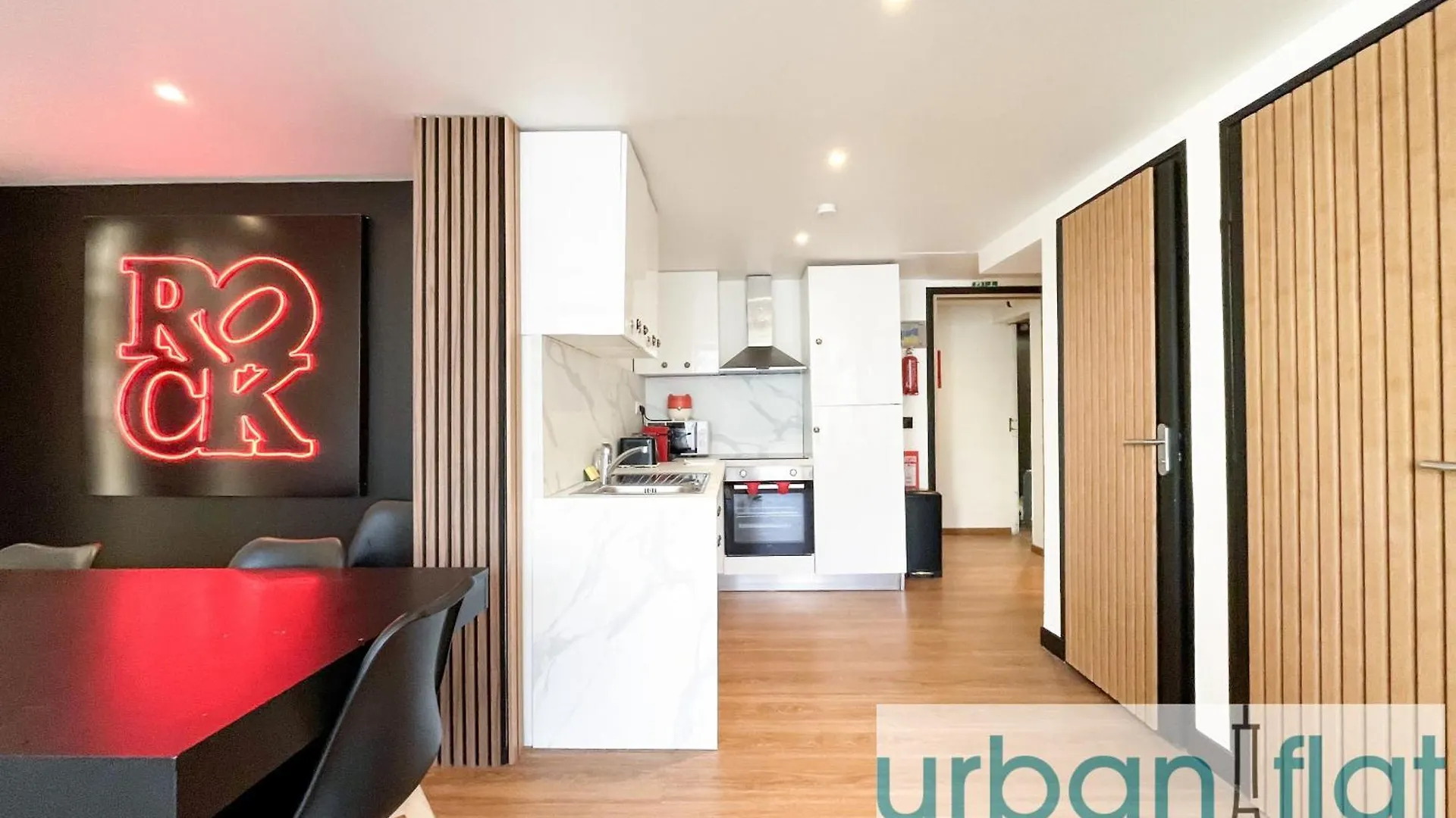 Urban Flat 128 - Art Rock 4bdr Flat Near Champs-elysees *