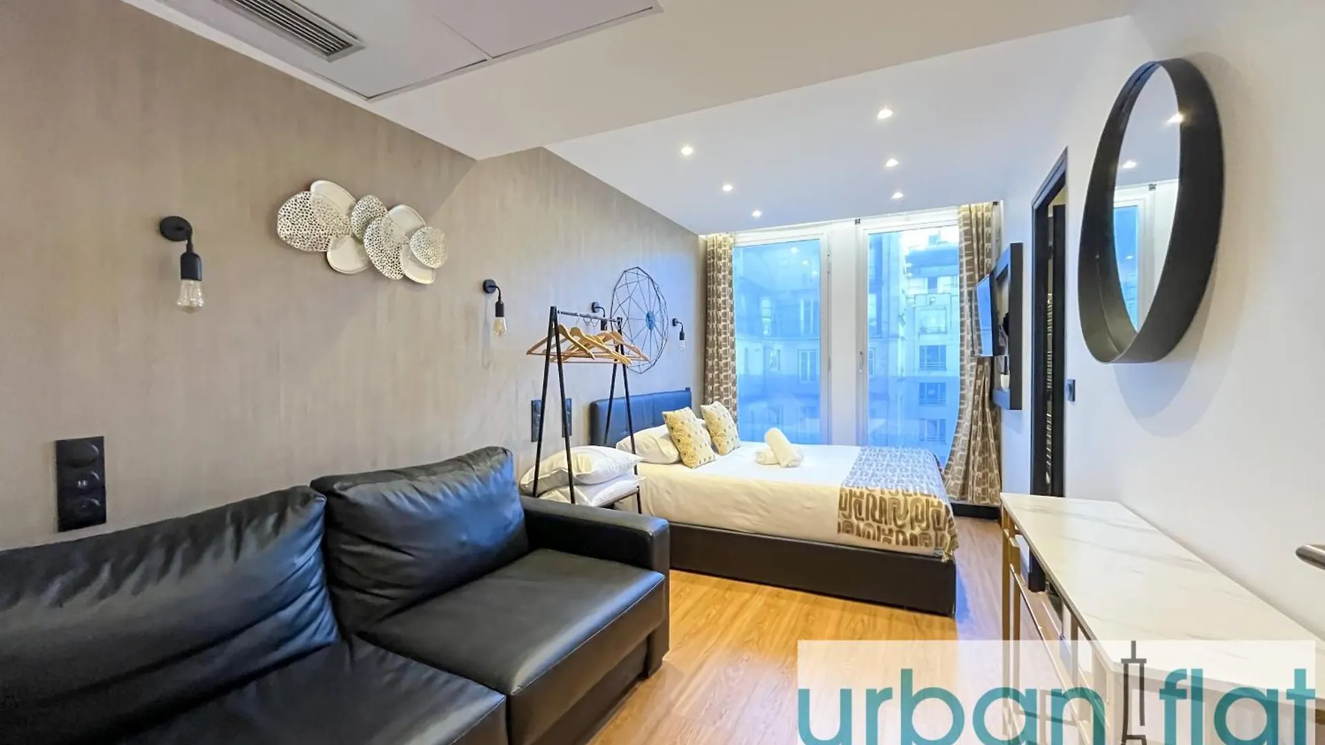 Apartment Urban Flat 128 - Art Rock 4bdr Flat Near Champs-elysees *