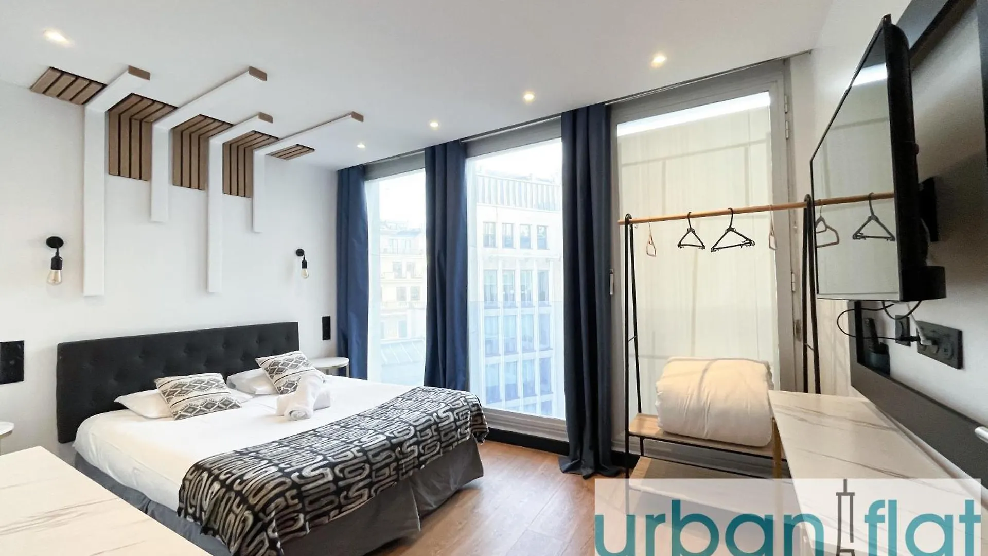 Urban Flat 128 - Art Rock 4bdr Flat Near Champs-elysees