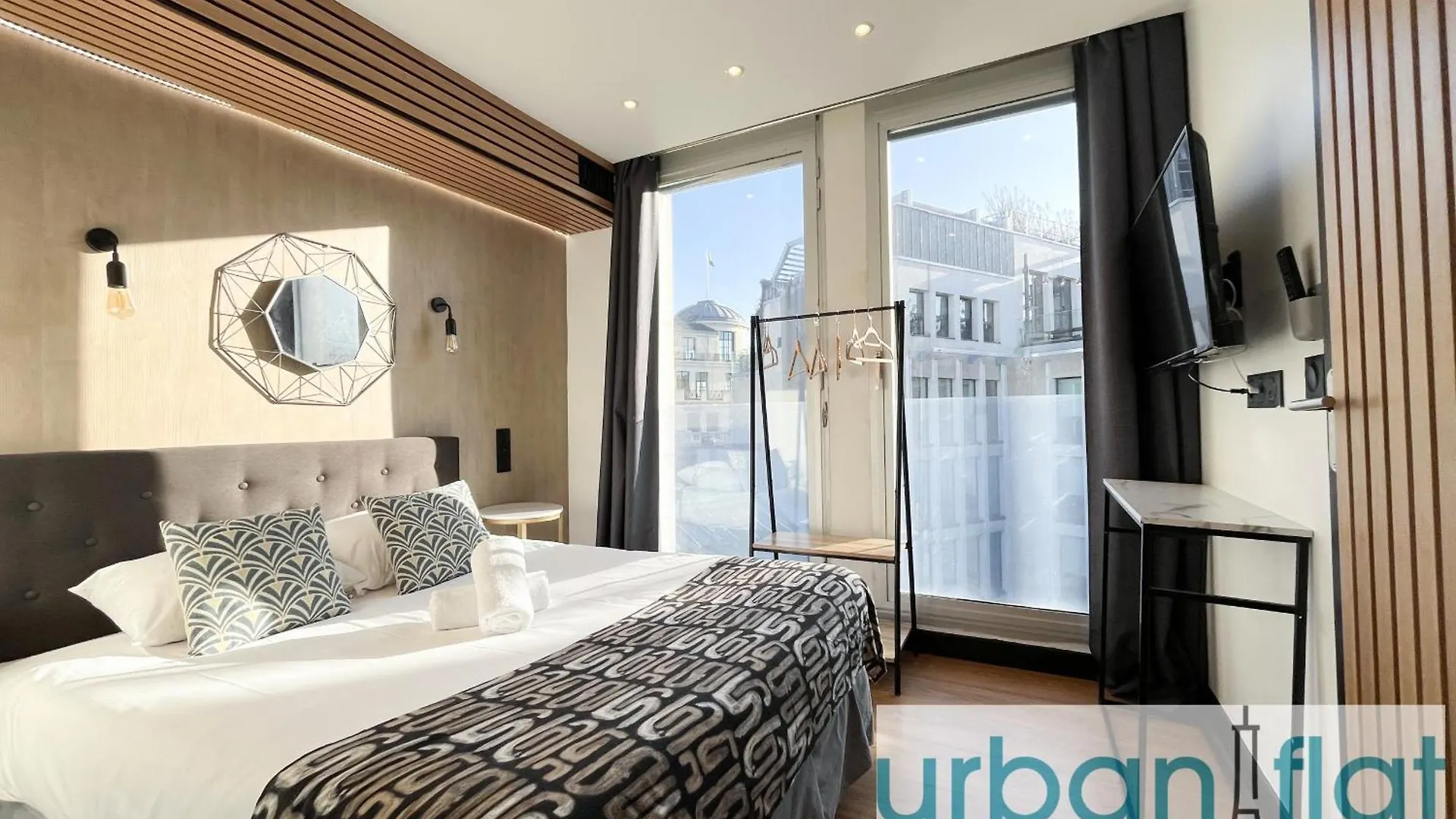 Urban Flat 128 - Art Rock 4bdr Flat Near Champs-elysees